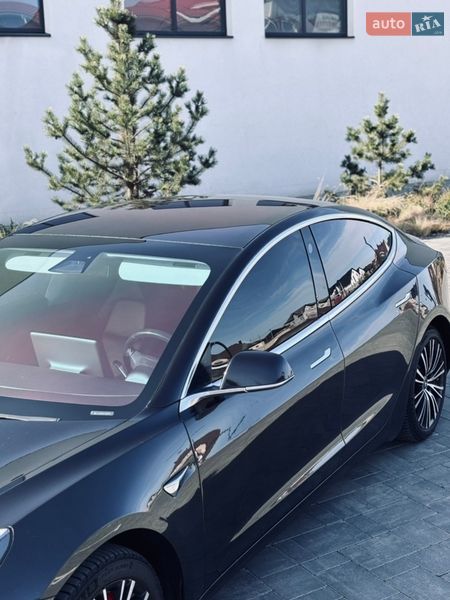 Седан Tesla Model 3 2018 в Луцьку