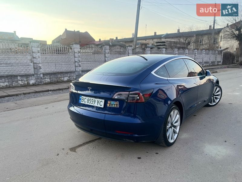 Седан Tesla Model 3 2019 в Стрые
