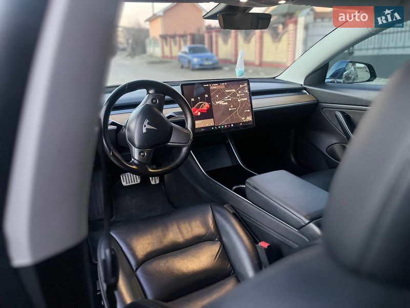 Седан Tesla Model 3 2019 в Стрые