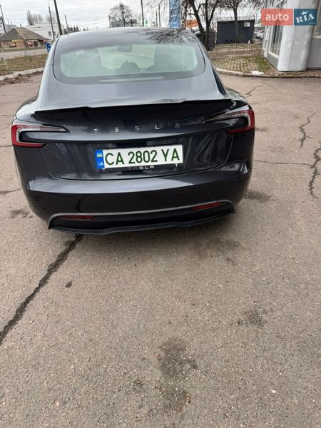 Седан Tesla Model 3 2024 в Черкассах
