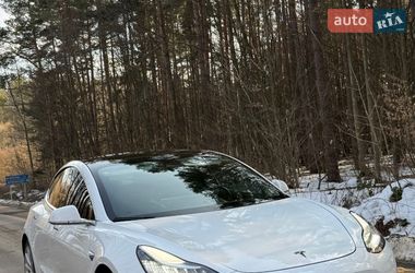 Седан Tesla Model 3 2019 в Ивано-Франковске
