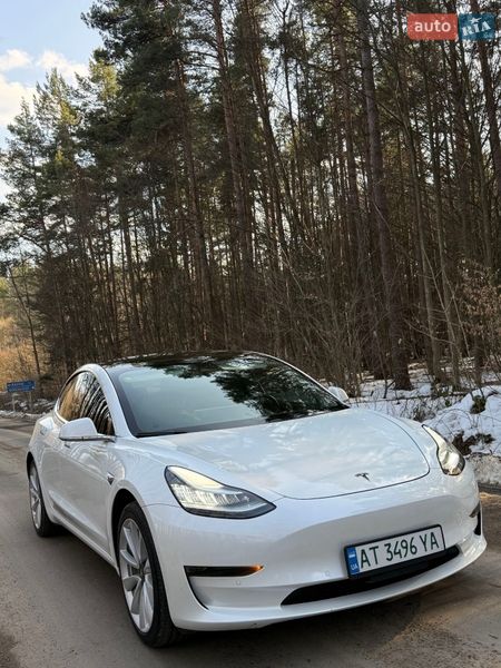 Седан Tesla Model 3 2019 в Ивано-Франковске