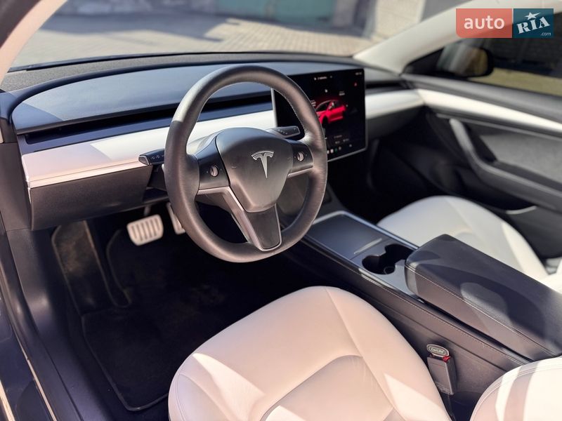 Седан Tesla Model 3 2022 в Львові