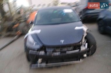 Седан Tesla Model 3 2023 в Львові