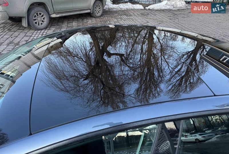 Седан Tesla Model 3 2022 в Киеве