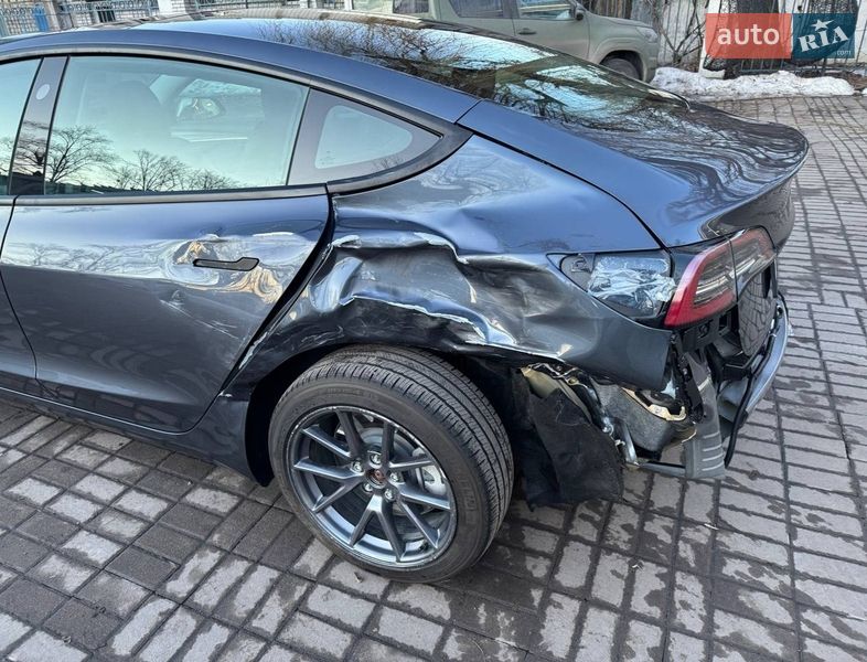 Седан Tesla Model 3 2022 в Киеве