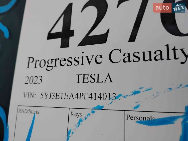 Седан Tesla Model 3 2023 в Львове
