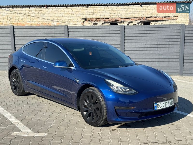 Седан Tesla Model 3 2018 в Дубно