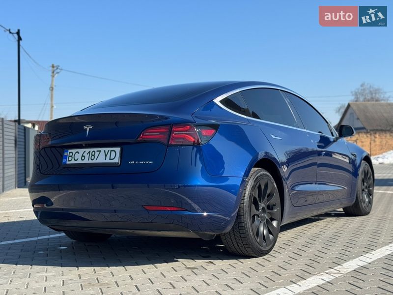 Седан Tesla Model 3 2018 в Дубно