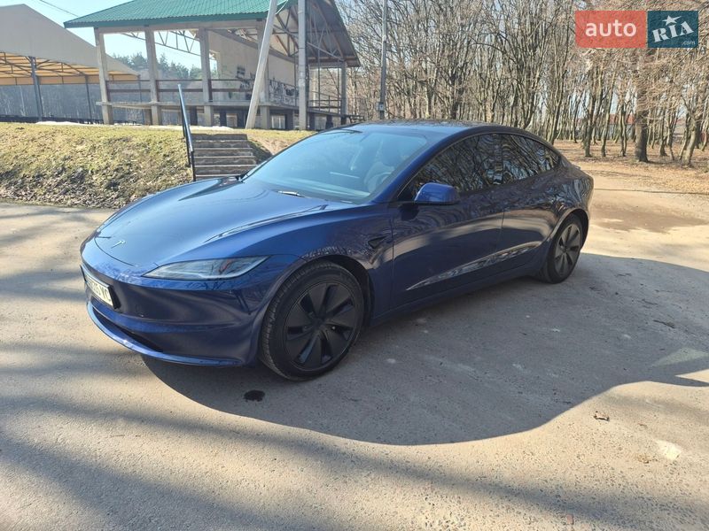 Седан Tesla Model 3 2024 в Львове