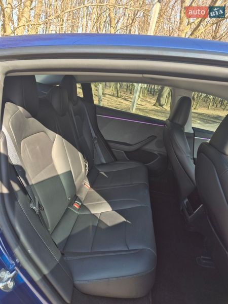 Седан Tesla Model 3 2024 в Львове