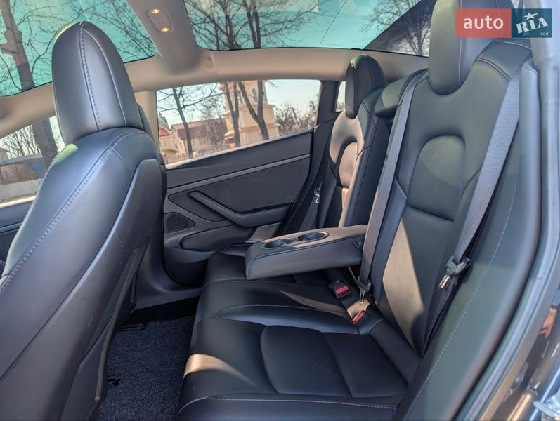 Седан Tesla Model 3 2019 в Коломые