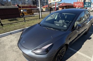 Седан Tesla Model 3 2022 в Вышгороде