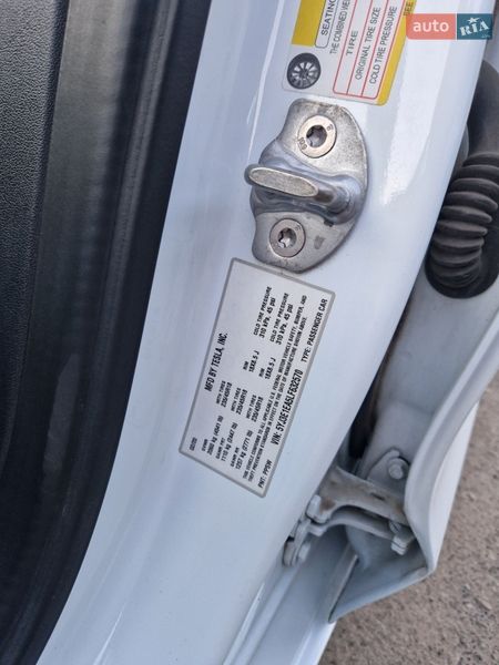 Седан Tesla Model 3 2020 в Долине