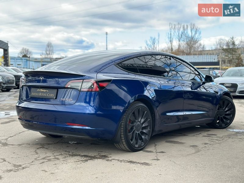 Седан Tesla Model 3 2022 в Харкові