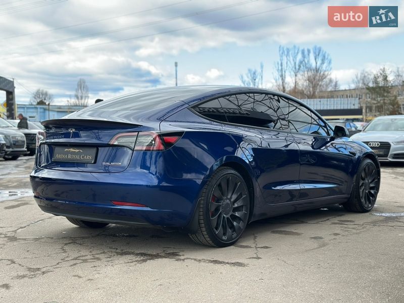 Седан Tesla Model 3 2022 в Харкові