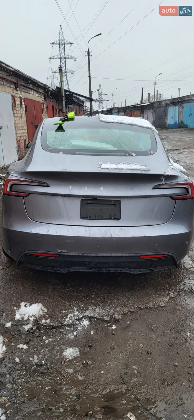 2025 Tesla Model 3 - мініатюра 4