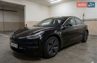 Седан Tesla Model 3 2018 в Львові