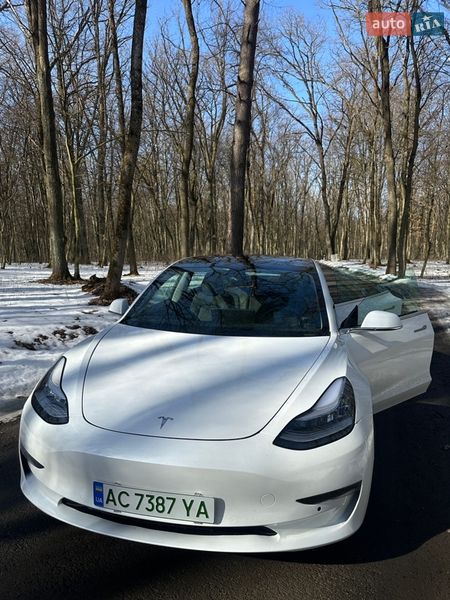 Седан Tesla Model 3 2019 в Луцке