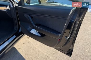 Седан Tesla Model 3 2018 в Ровно