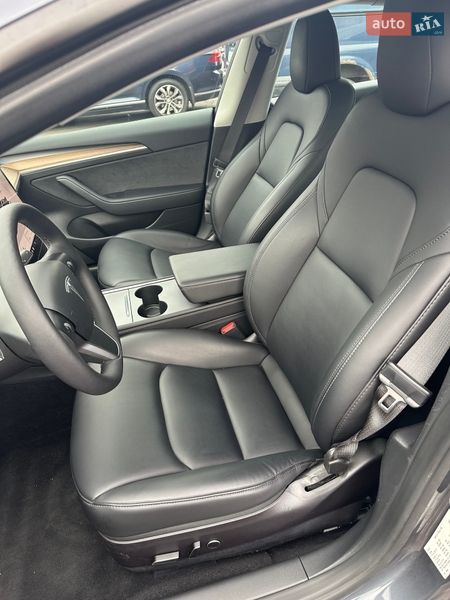 Седан Tesla Model 3 2023 в Киеве