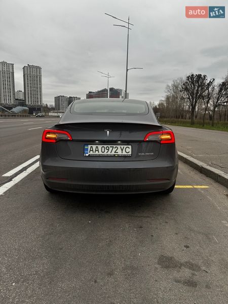 Седан Tesla Model 3 2023 в Киеве