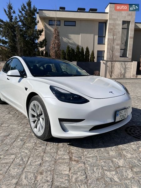 Tesla Model 3 2020