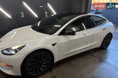 Седан Tesla Model 3 2021 в Києві