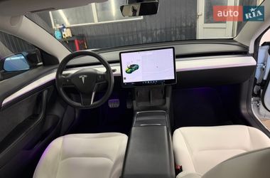 Седан Tesla Model 3 2021 в Києві