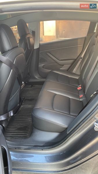 Седан Tesla Model 3 2019 в Києві