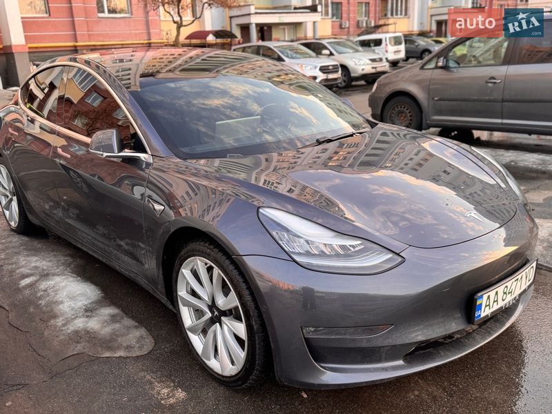 Седан Tesla Model 3 2019 в Києві