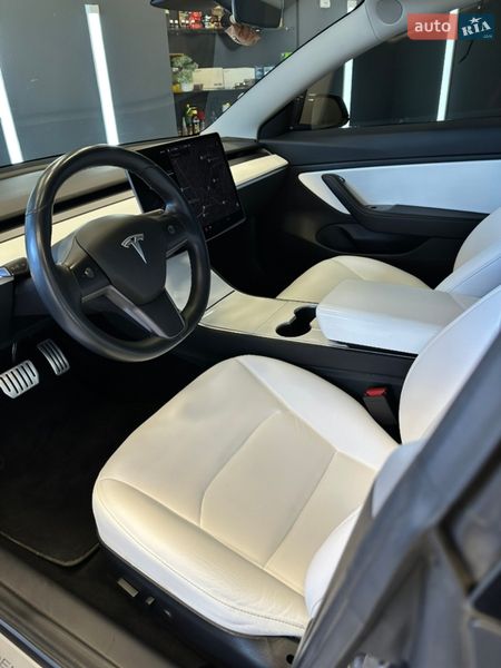 Седан Tesla Model 3 2018 в Одесі