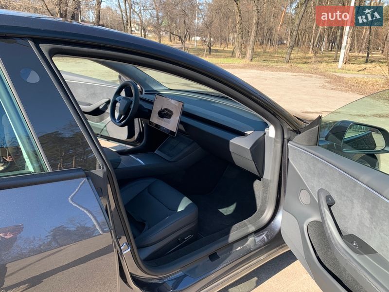Седан Tesla Model 3 2024 в Киеве