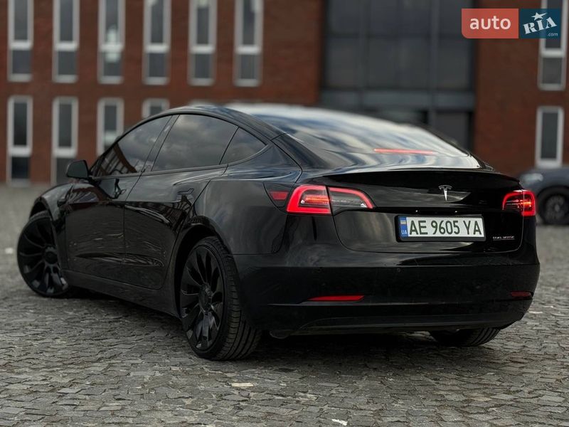 Седан Tesla Model 3 2021 в Днепре