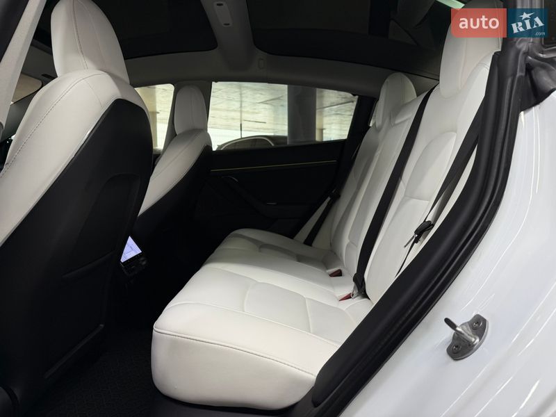 Седан Tesla Model 3 2022 в Одесі