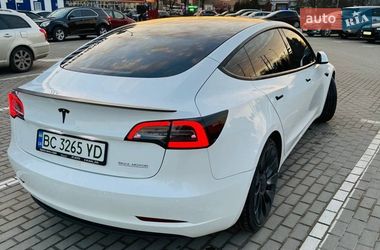 Седан Tesla Model 3 2022 в Львове