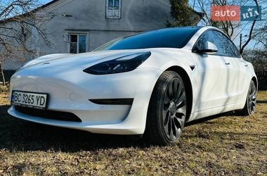 Седан Tesla Model 3 2022 в Львове