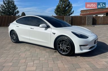 Седан Tesla Model 3 2022 в Ивано-Франковске