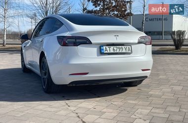 Седан Tesla Model 3 2022 в Ивано-Франковске