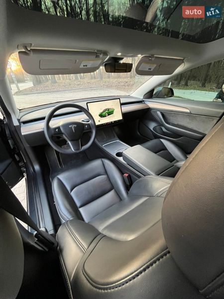 Седан Tesla Model 3 2023 в Львові