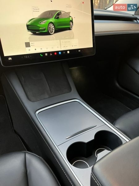 Седан Tesla Model 3 2023 в Львові