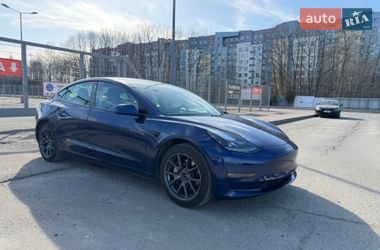 Седан Tesla Model 3 2021 в Львове