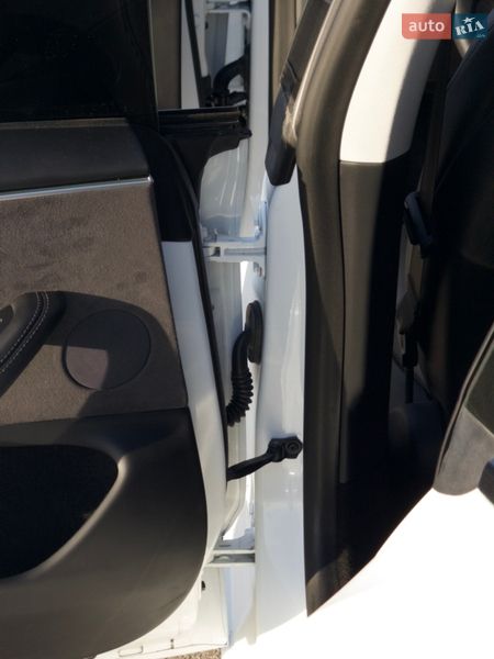 Седан Tesla Model 3 2024 в Снятине