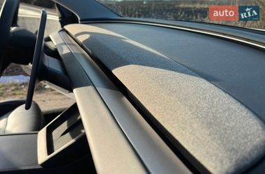 Седан Tesla Model 3 2024 в Снятине
