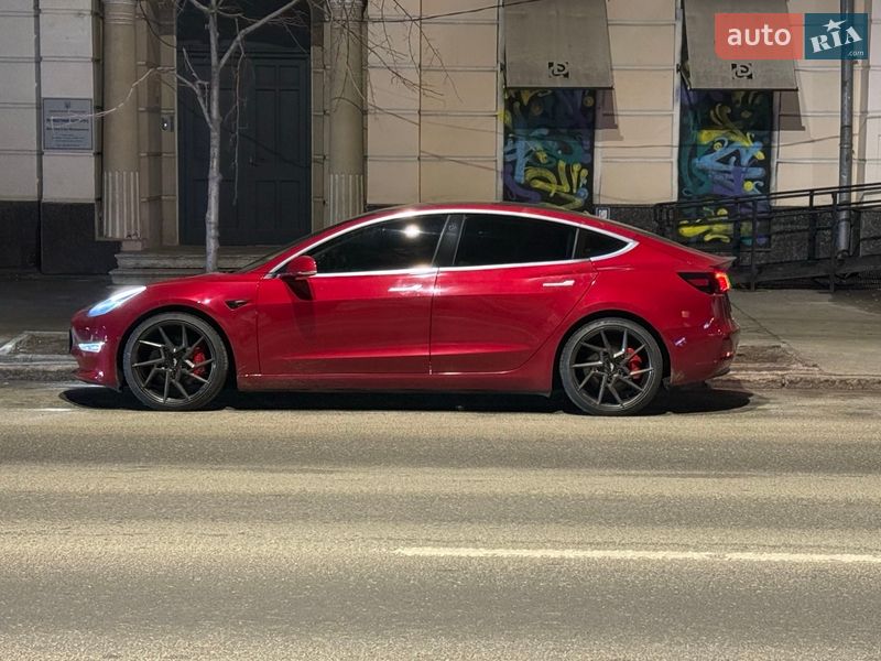 Седан Tesla Model 3 2018 в Харкові