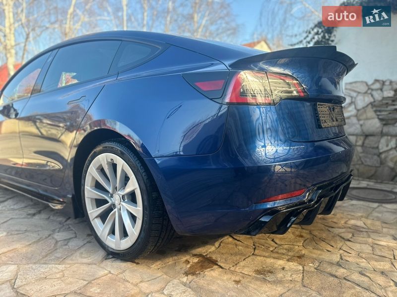 Седан Tesla Model 3 2021 в Одесі