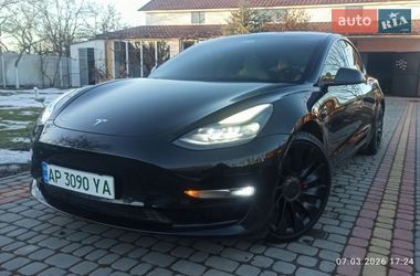Седан Tesla Model 3 2021 в Виннице