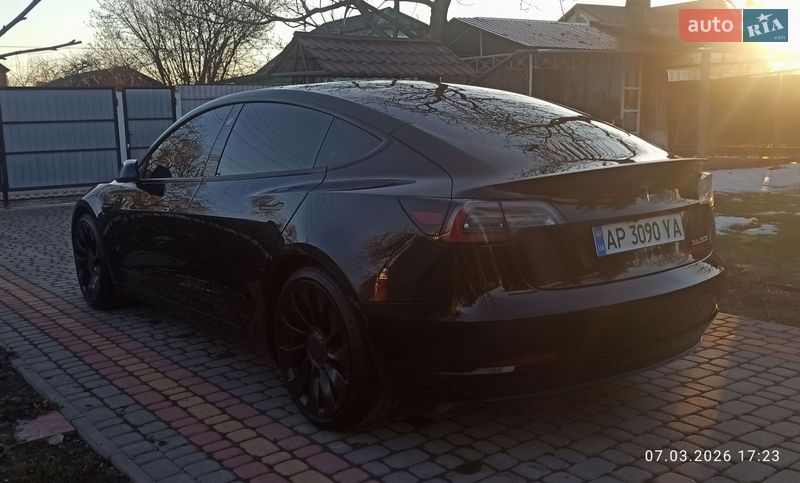 Седан Tesla Model 3 2021 в Виннице