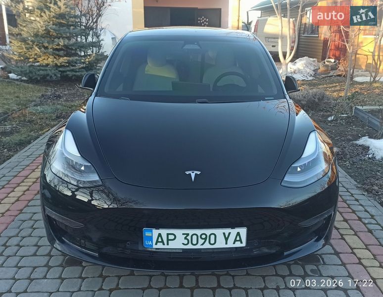 Седан Tesla Model 3 2021 в Виннице
