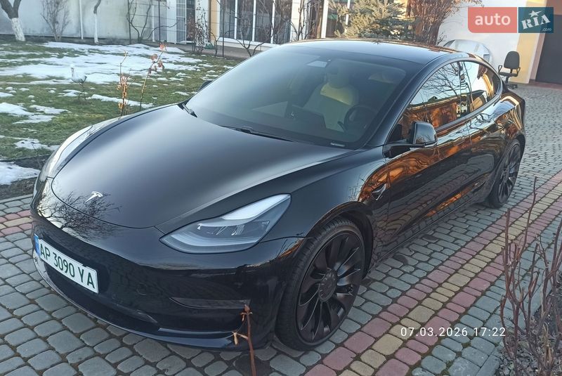 Седан Tesla Model 3 2021 в Вінниці